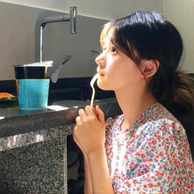 早上下班的女人